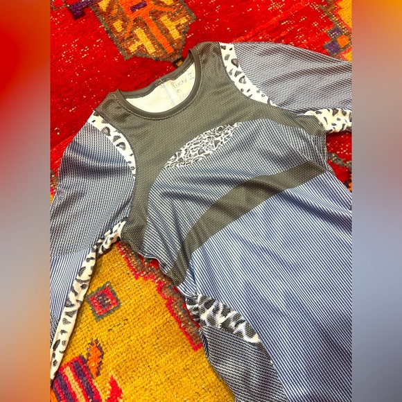 LUCKY IN LOVE Long Sleeve Tennis, Golf, Pickleball Tops Sz S - Picture 7 of 11